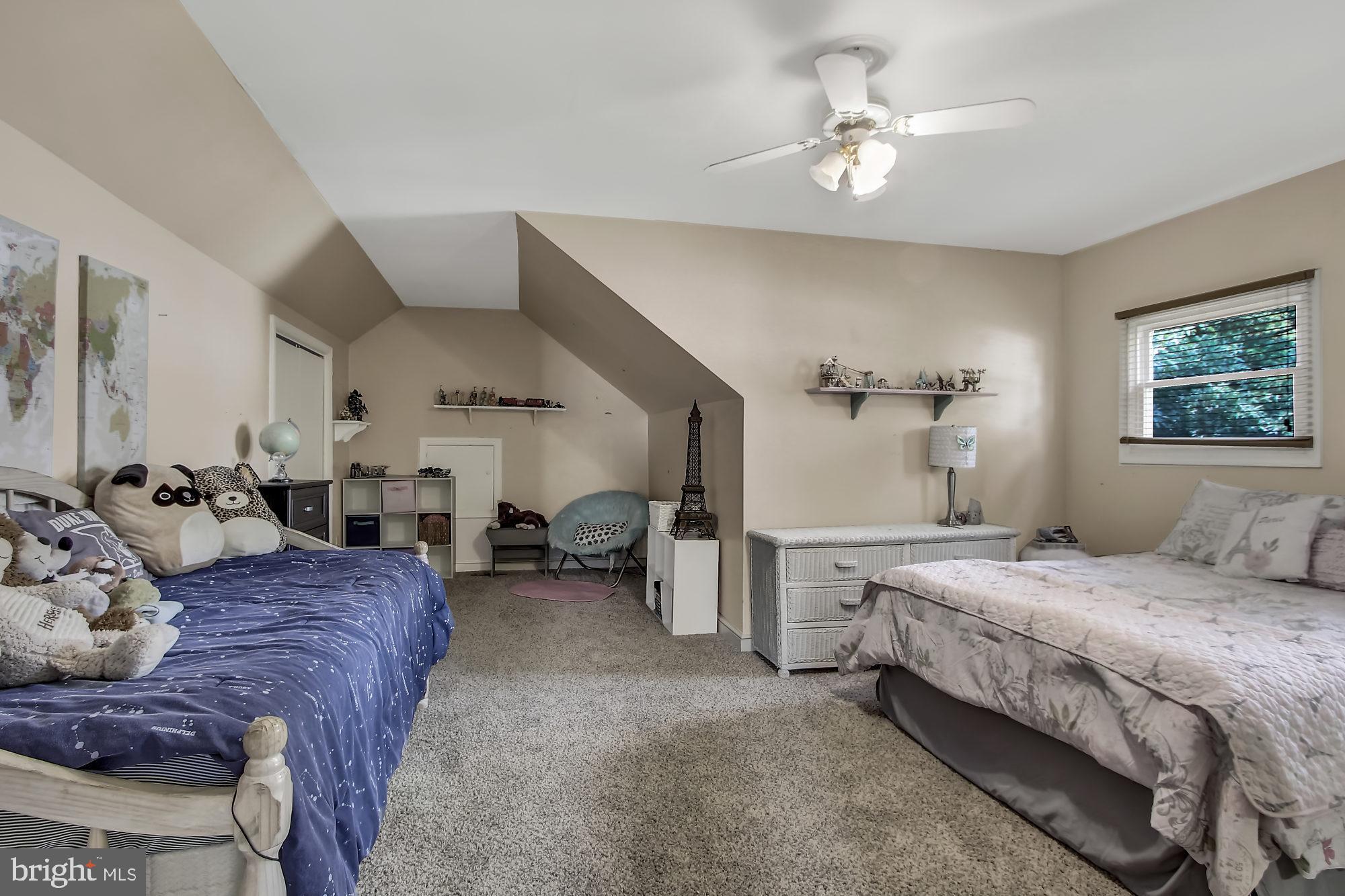 10 Boxwood Road Manchester, PA 17345 - Photo 14 of 25 large 2nd floor bedroom