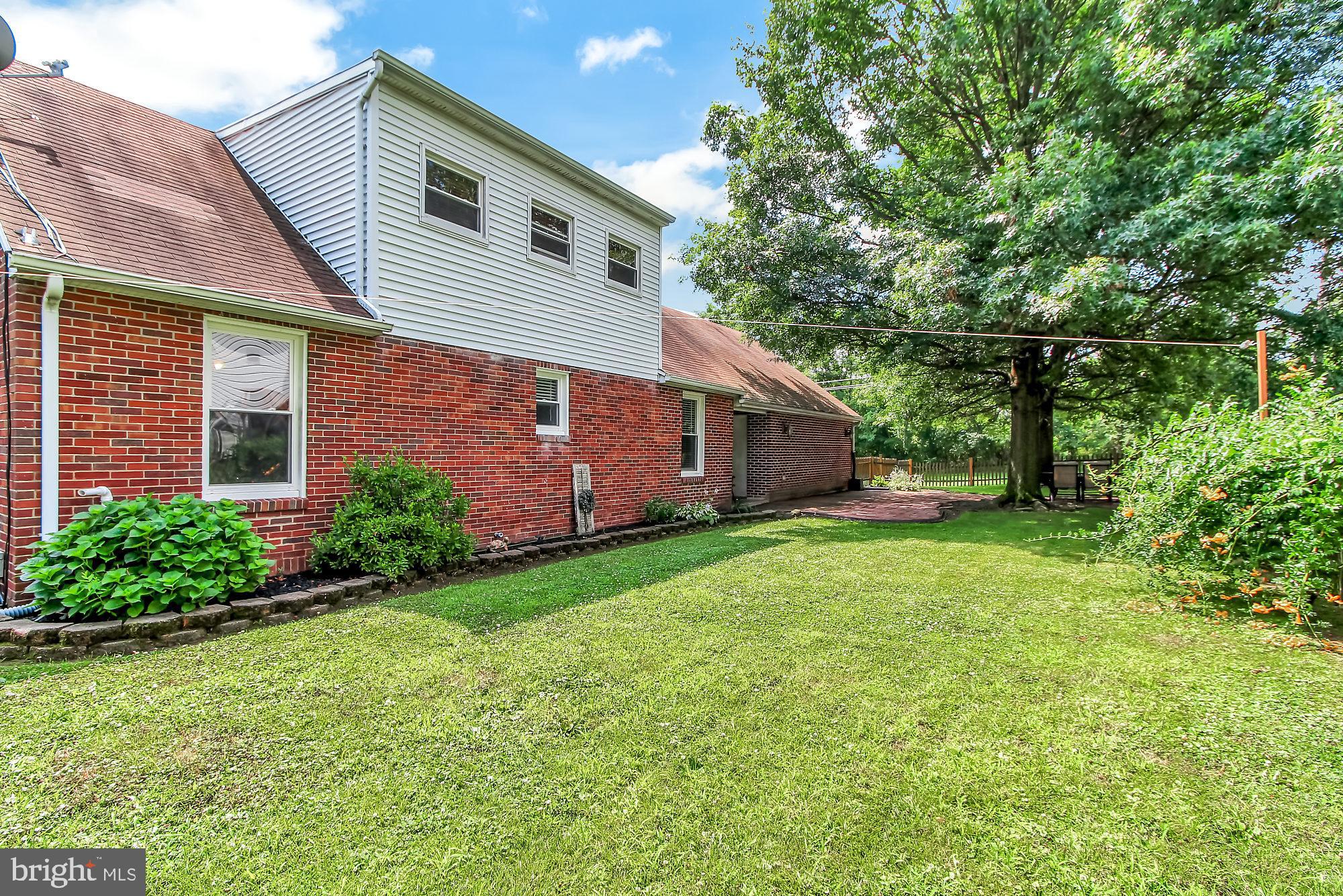 10 Boxwood Road Manchester, PA 17345 - Photo 20 of 25 Rear of home
