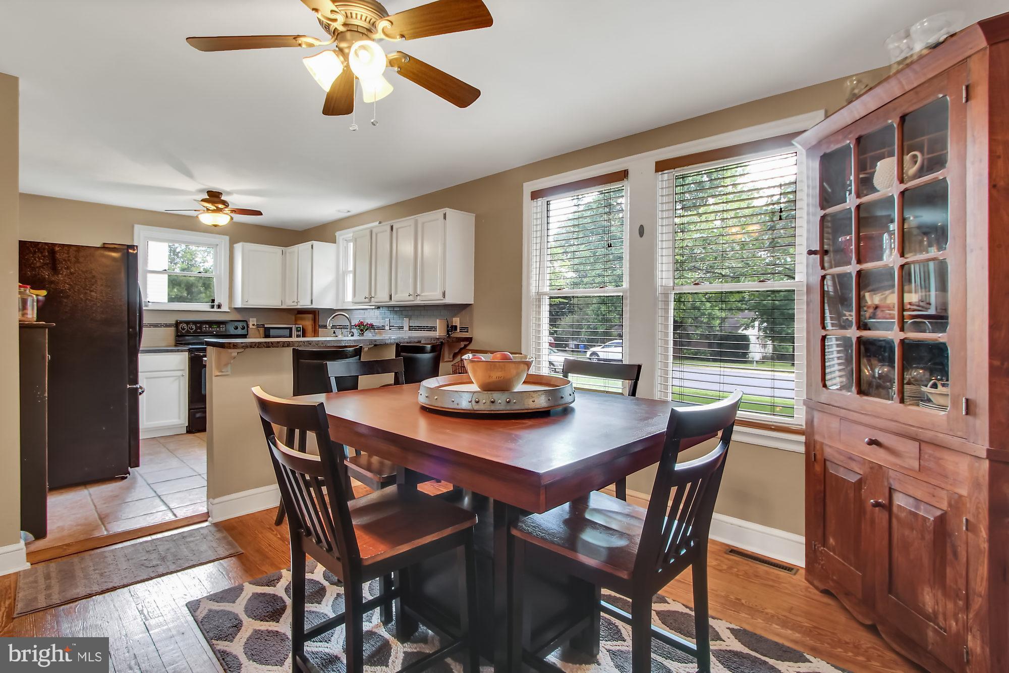 10 Boxwood Road Manchester, PA 17345 - Photo 5 of 25 Dining area with hardwood flooring