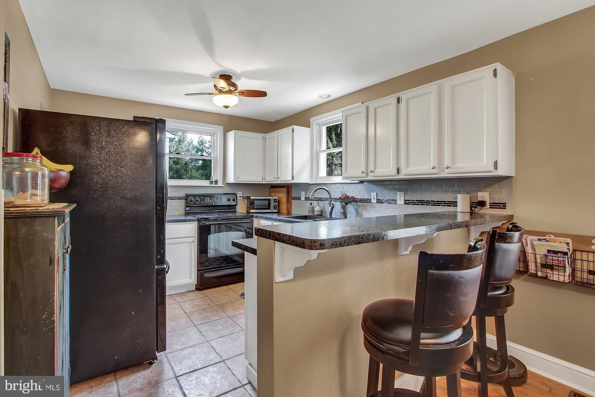 10 Boxwood Road Manchester, PA 17345 - Photo 7 of 25 Kitchen with ceramic tile flooring