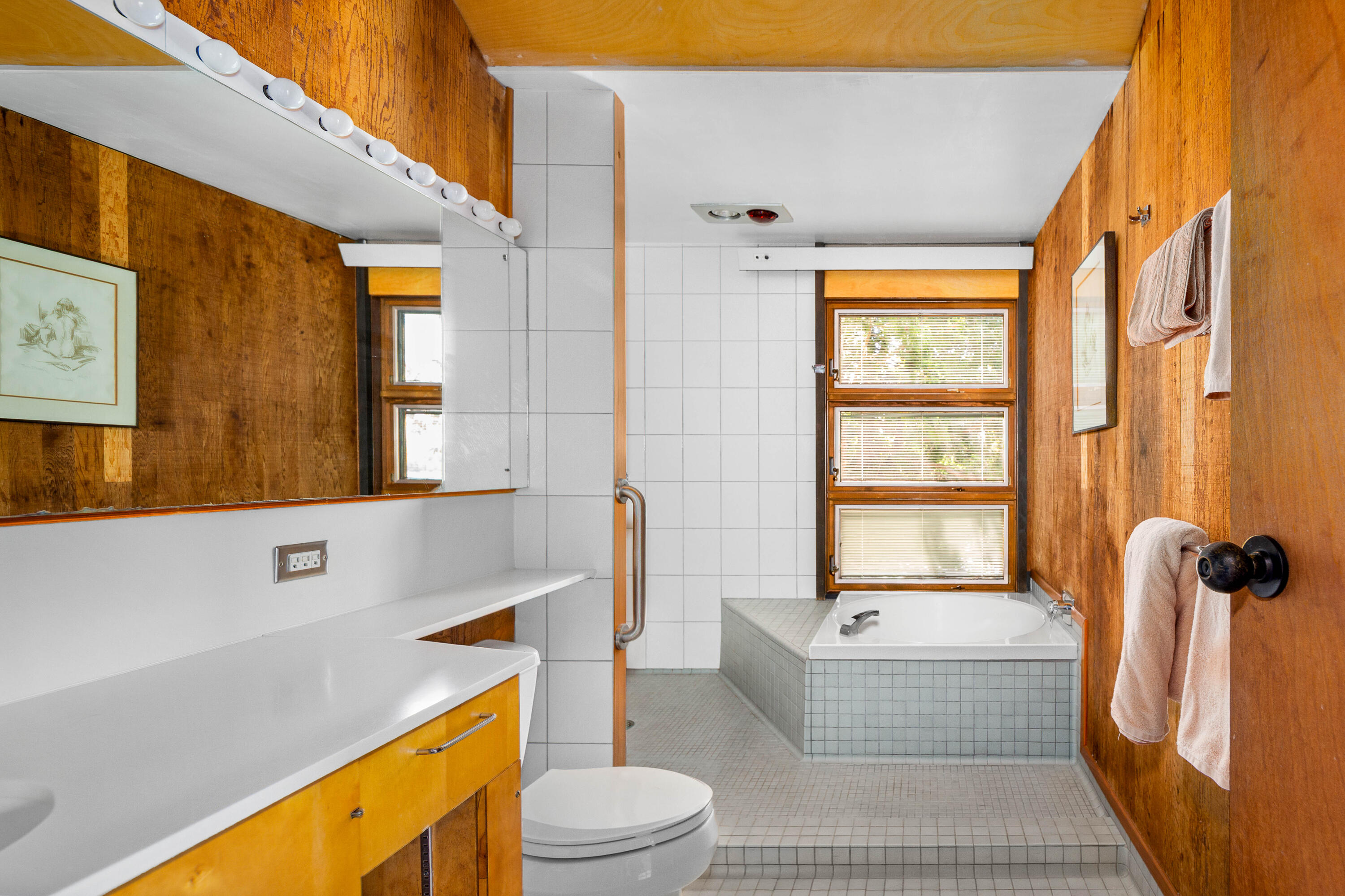 16 Modin Lane Penobscot, ME 04476 - Photo 23 of 47 16Modin_34_SS_House_Primary_Suite_mls