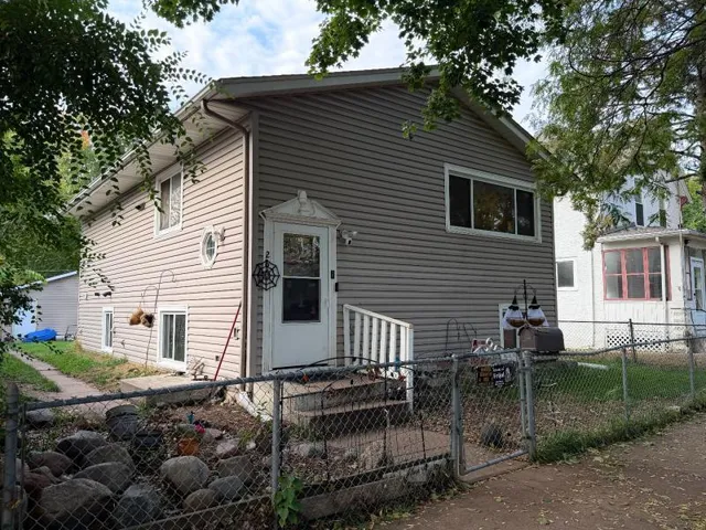 $303,900 | 260 Winifred Street East, St. Paul, MN 55107