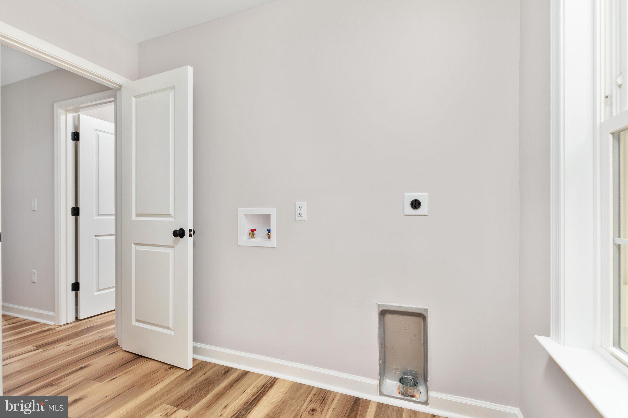 3608 Howellsville Road Front Royal, VA 22630 - Photo 23 of 65 Launrdy Main level