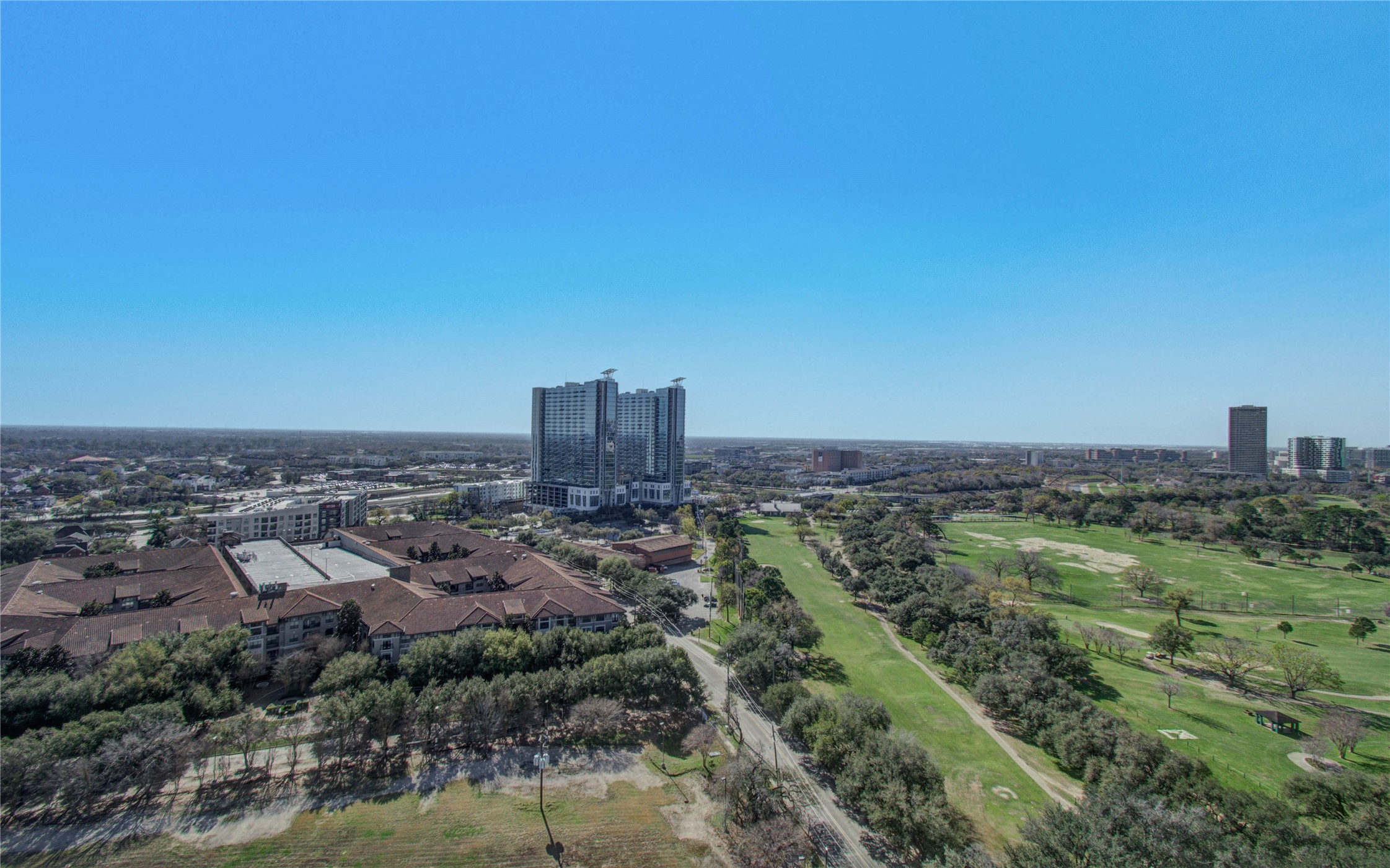 1701 Hermann Drive, Unit 20D Houston, TX 77004 - Photo 24 of 35 a view of a city