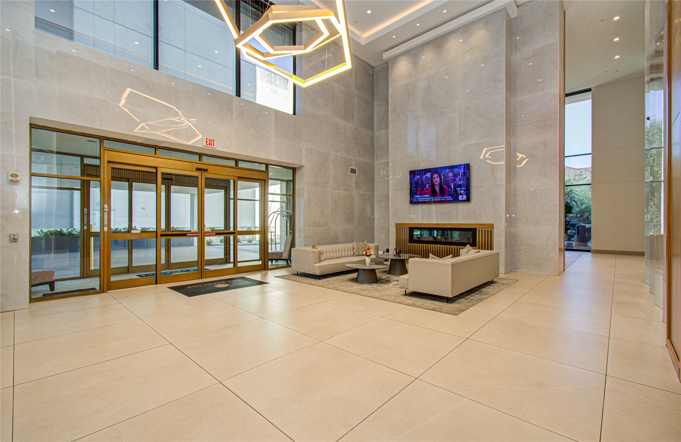 1701 Hermann Drive, Unit 20D Houston, TX 77004 - Photo 33 of 35 a gym with pool table and sofas