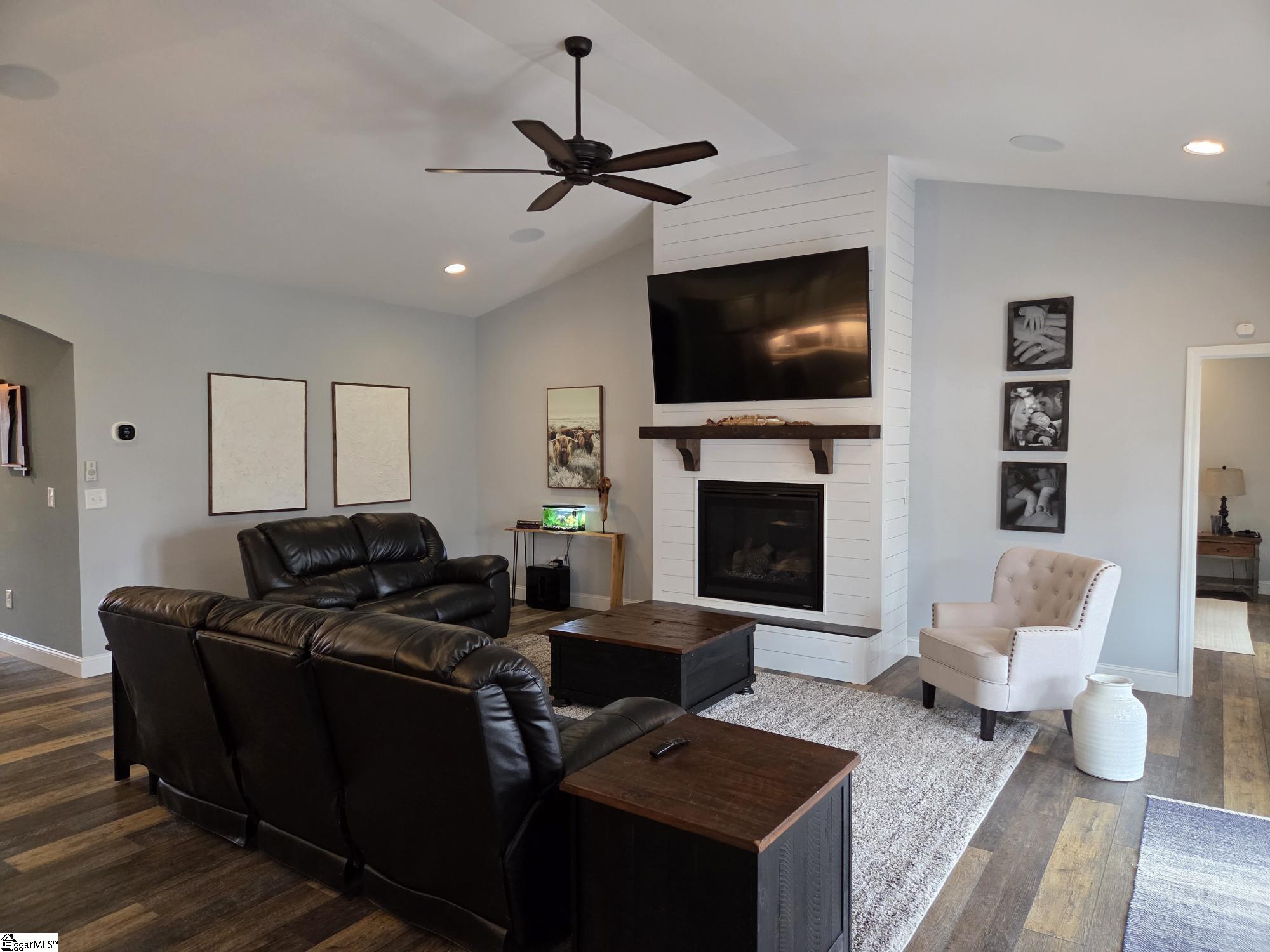 102 Pawleys Court Anderson, SC 29625 - Photo 4 of 47