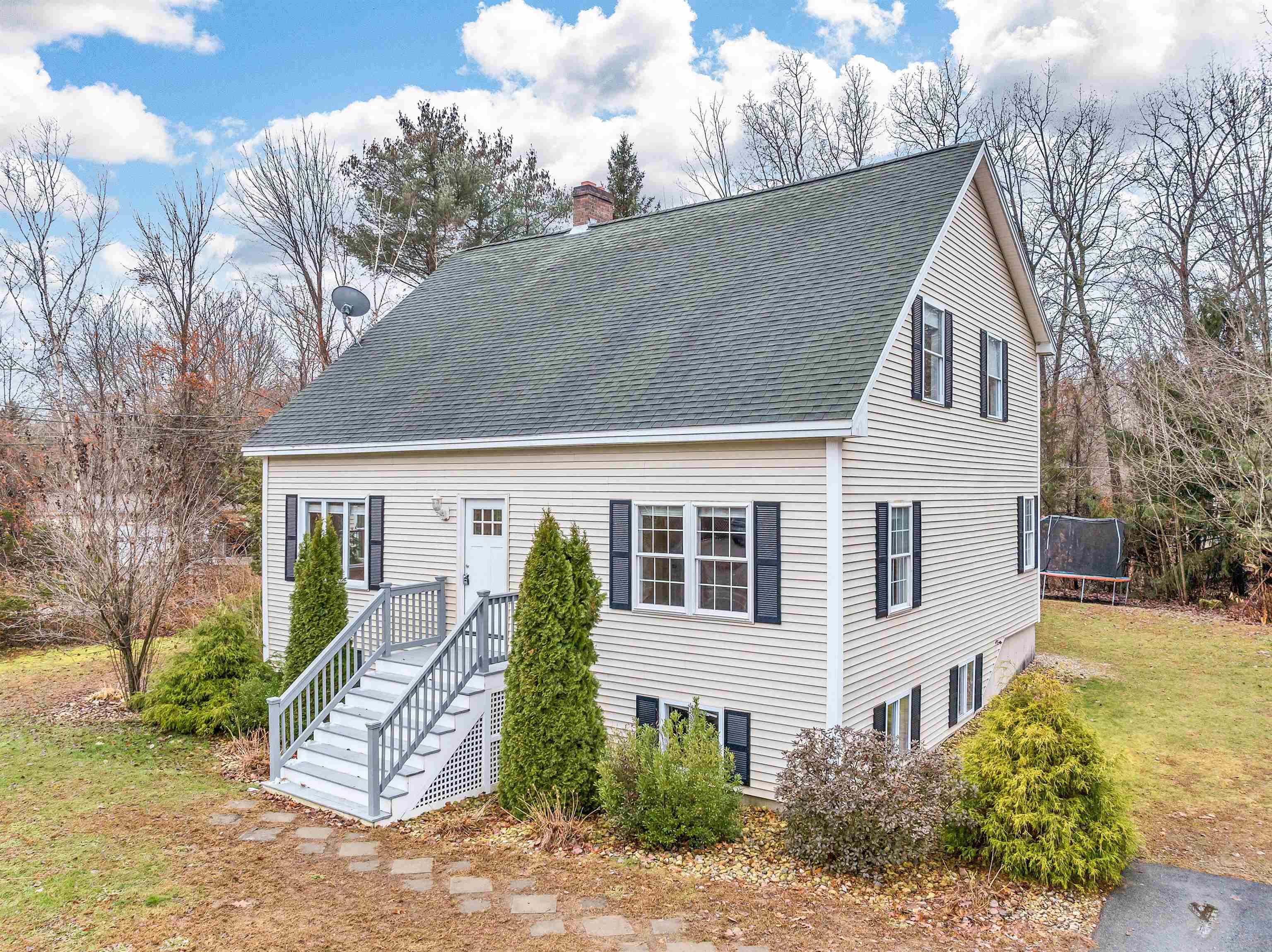 787 Salmon Falls Road Rochester, NH 03868 - Photo 1 of 40