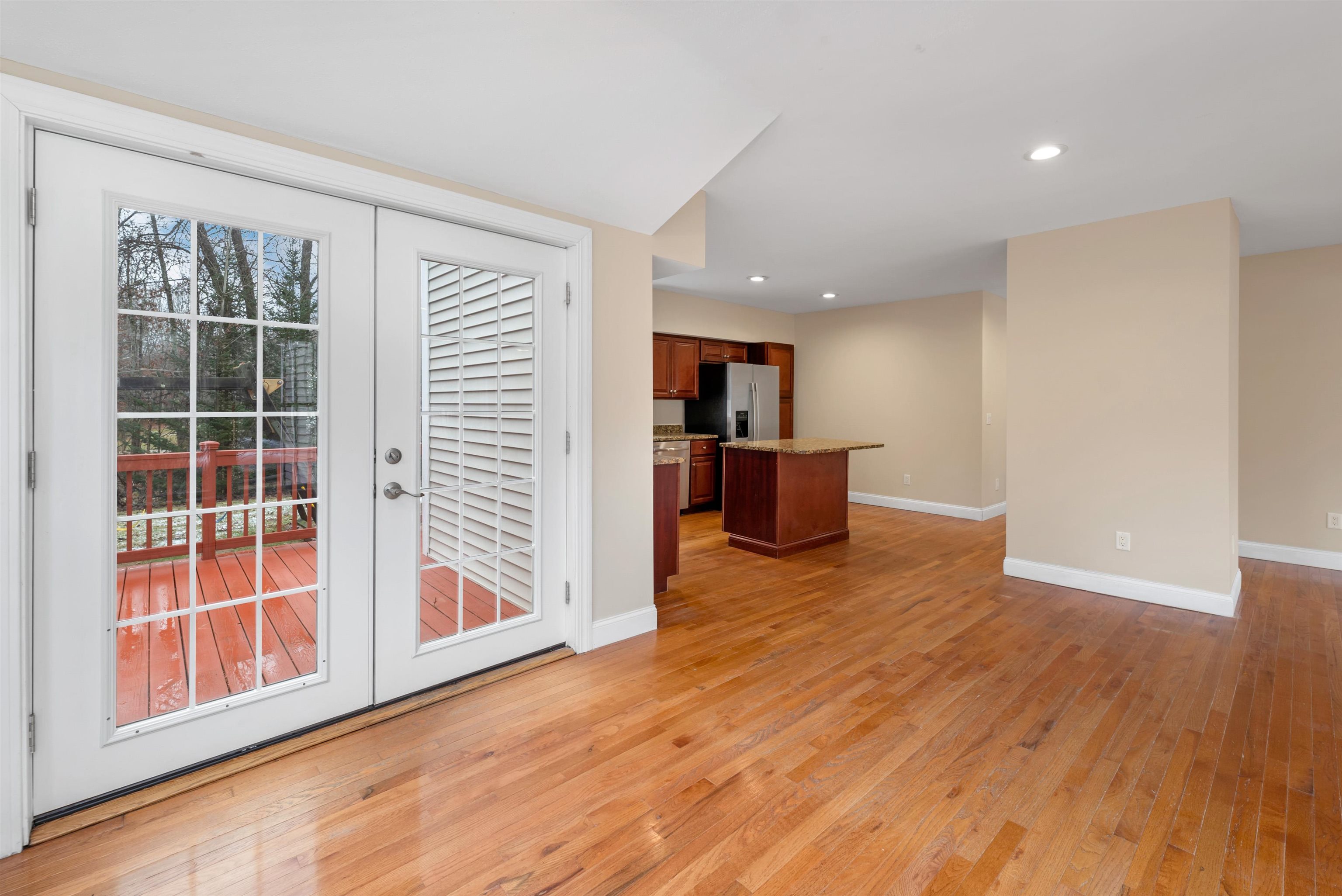 787 Salmon Falls Road Rochester, NH 03868 - Photo 5 of 40