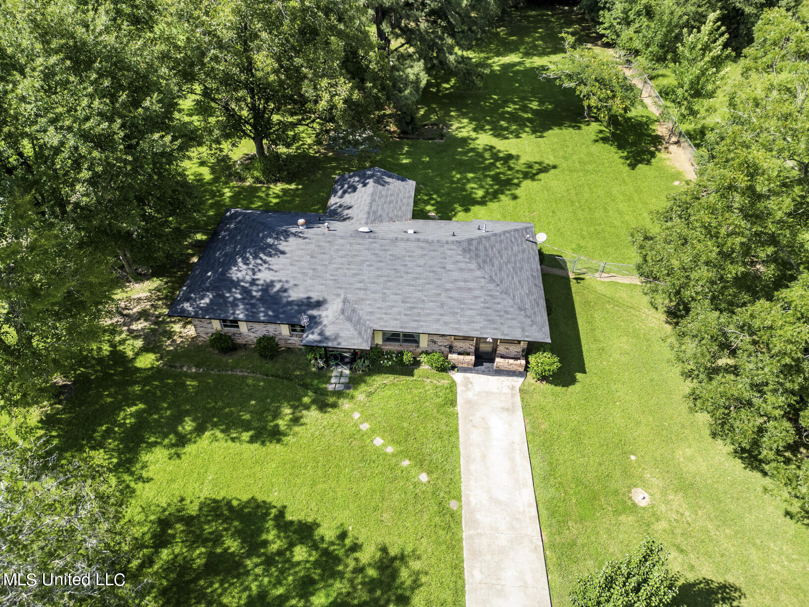 317 Ragan Street Pelahatchie, MS 39145 - Photo 3 of 37 317 Ragan drone final-2