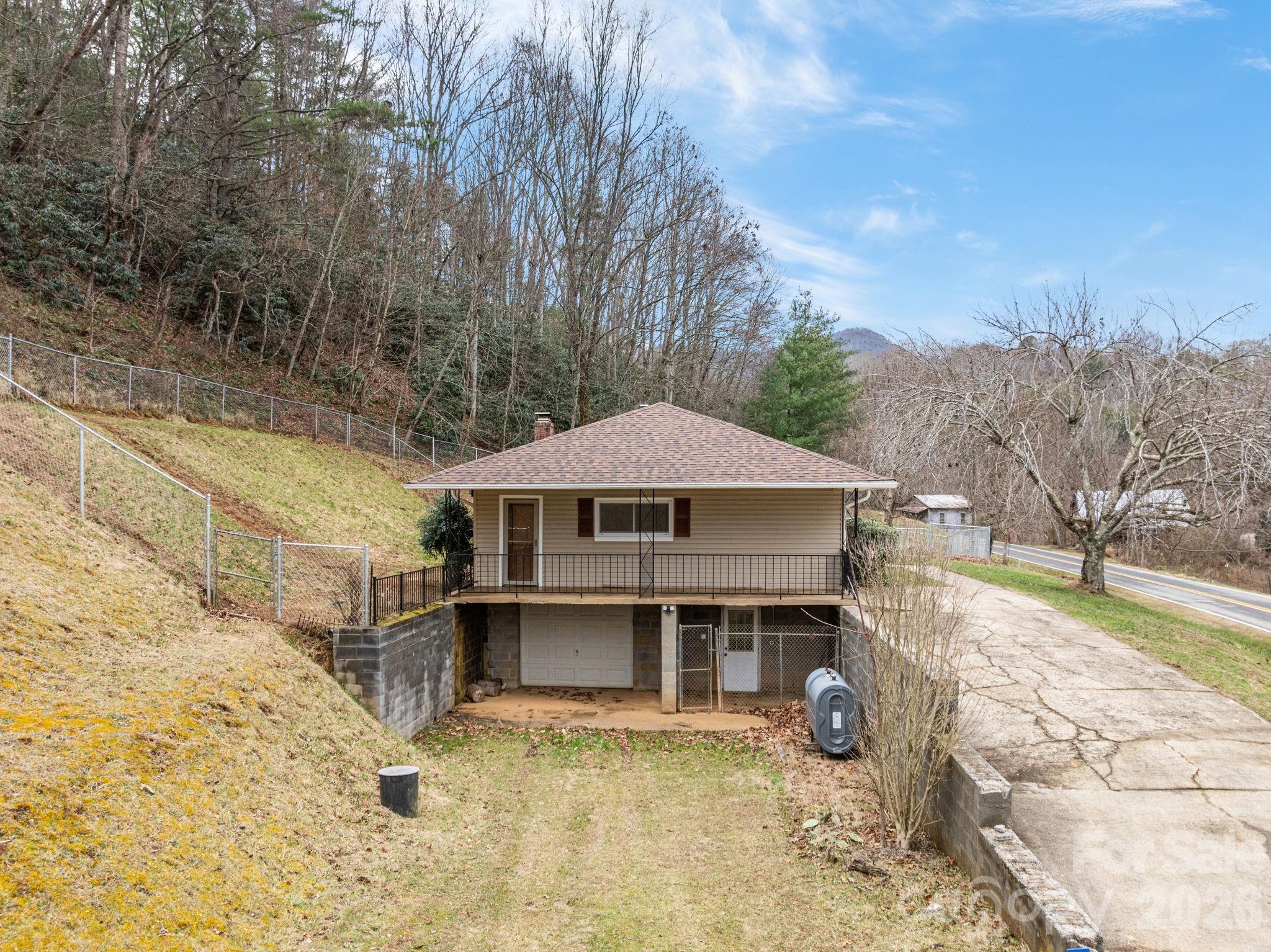 82 Greasy Cove Road Leicester, NC 28748 - Photo 11 of 48