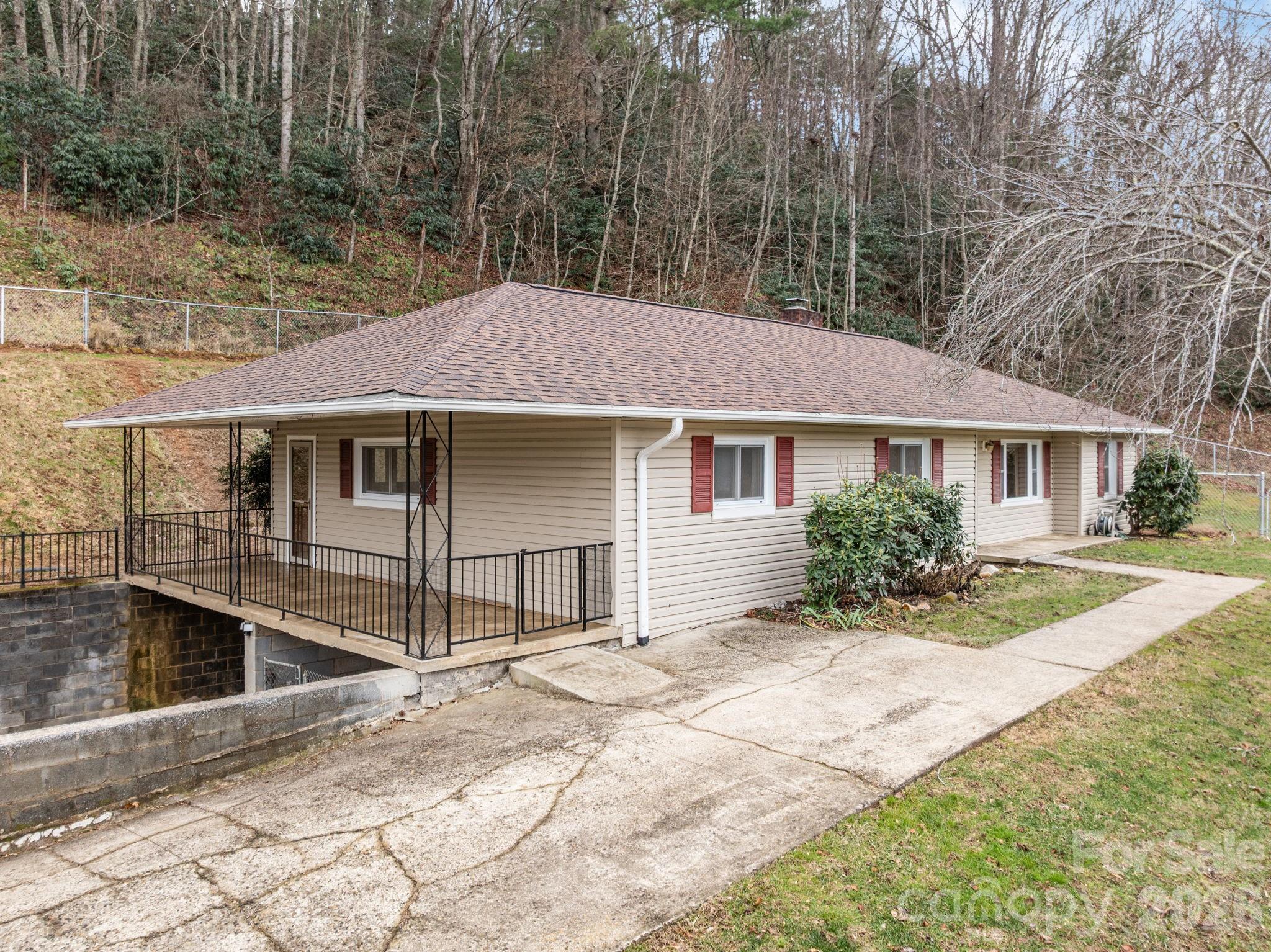 82 Greasy Cove Road Leicester, NC 28748 - Photo 6 of 48