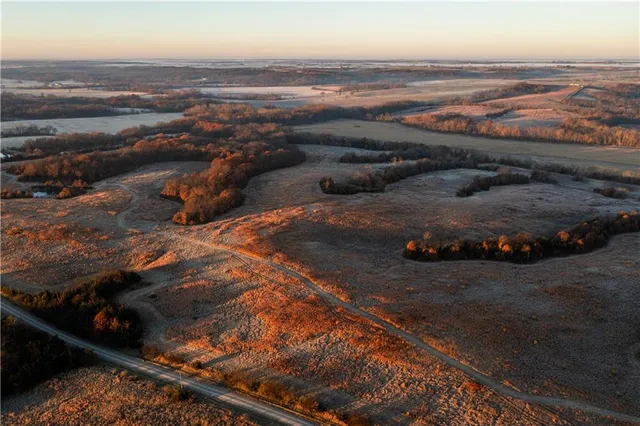 $1,152,800 | West State M Highway, Eagleville, MO 64442