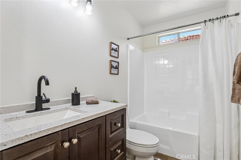 7210 Paseo Del Rio Commerce, CA 90040 - Photo 24 of 37 Hall Bath