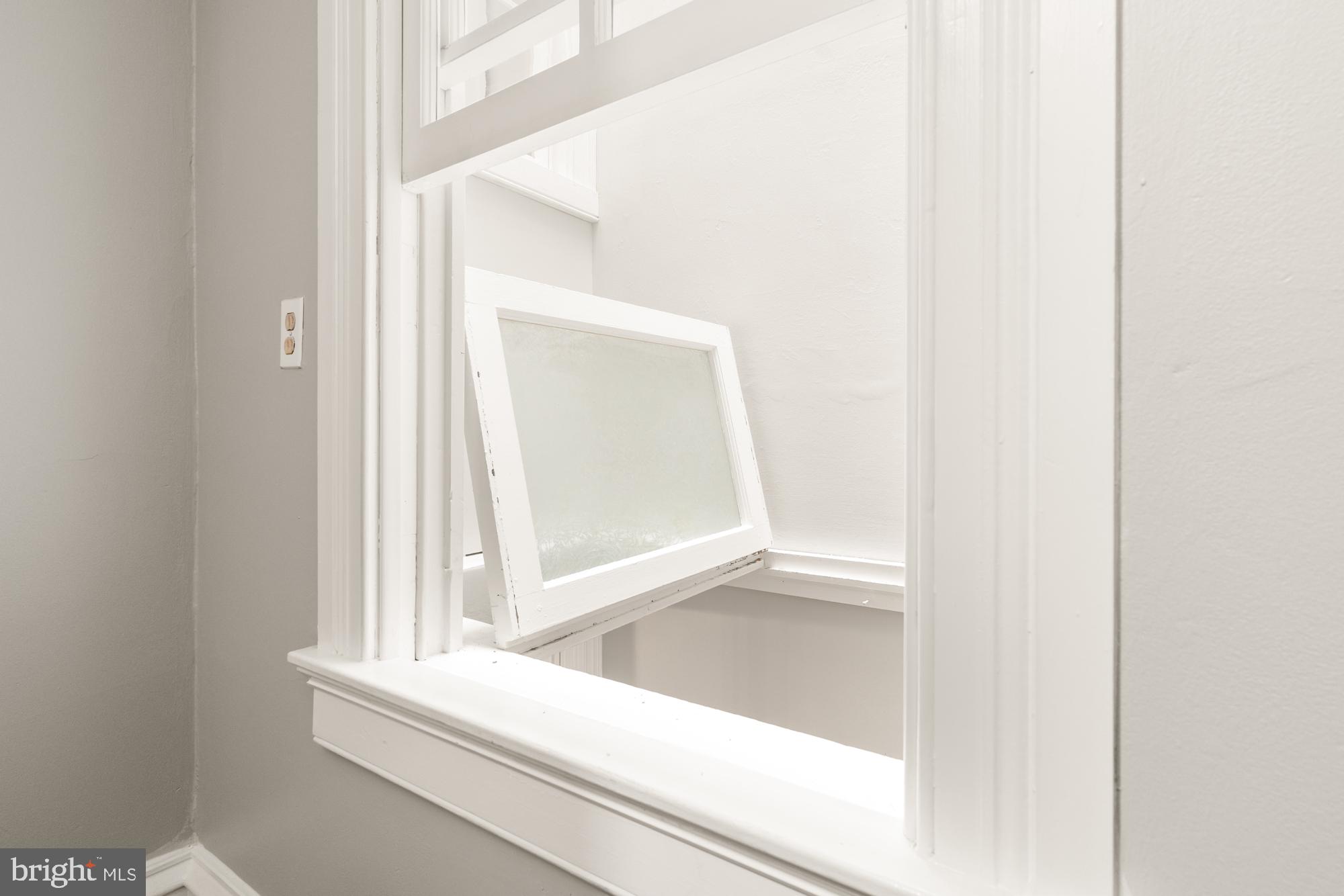 1206 John Street Baltimore, MD 21201 - Photo 11 of 53 a view of a window