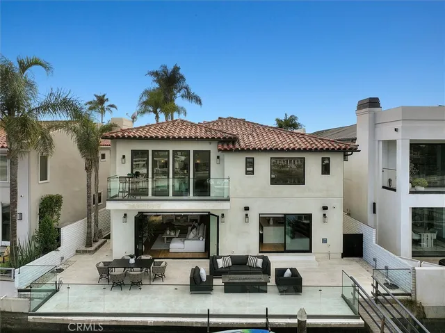 $13,995,000 | 3 Linda Isle, Newport Beach, CA 92660