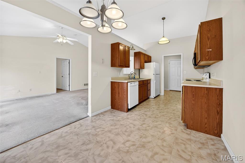 933 Blumhoff Road Wentzville, MO 63385 - Photo 7 of 24