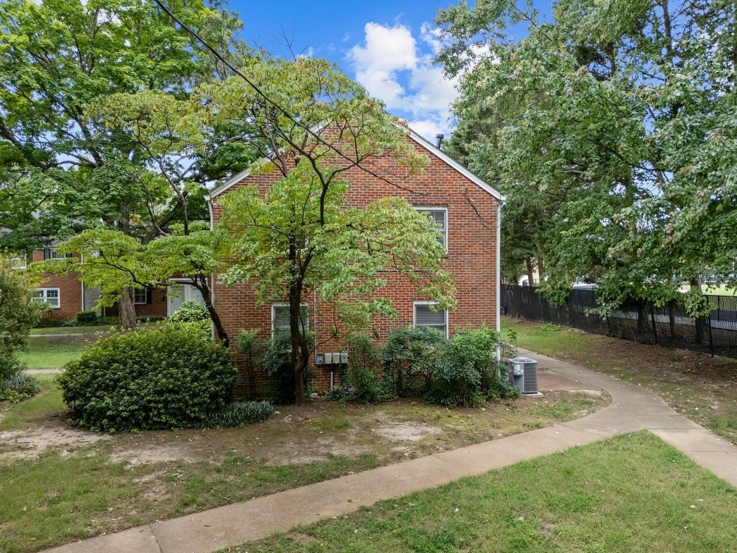 921 St Marys Street Raleigh, NC 27605 - Photo 20 of 42 a view of a back yard