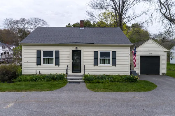 $499,000 | 8 Oak Avenue, Freeport, ME 04032