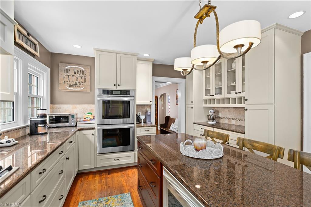 1013 Ferndale Boulevard High Point, NC 27262 - Photo 13 of 43 Kitchen