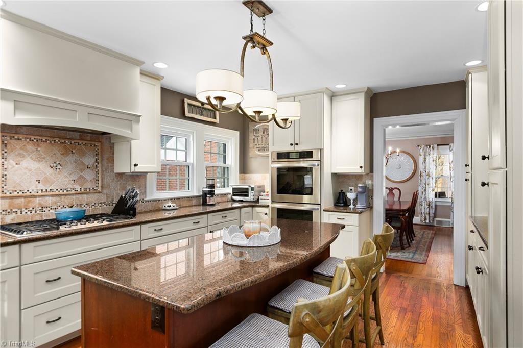1013 Ferndale Boulevard High Point, NC 27262 - Photo 14 of 43 Kitchen