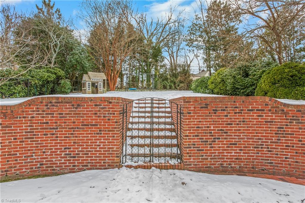 1013 Ferndale Boulevard High Point, NC 27262 - Photo 37 of 43 Patio