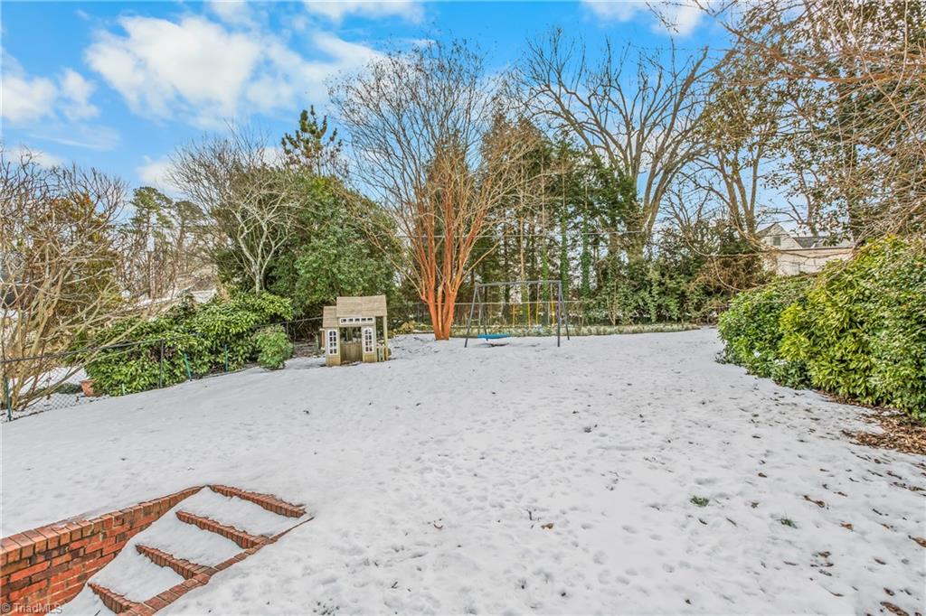 1013 Ferndale Boulevard High Point, NC 27262 - Photo 41 of 43 Backyard