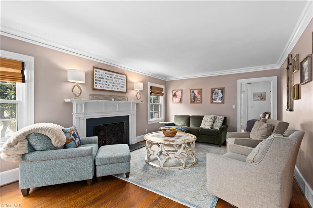 1013 Ferndale Boulevard High Point, NC 27262 - Photo 9 of 43 Living Room