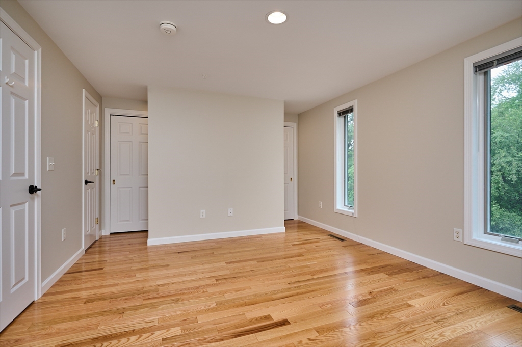 8 Emerson Court, Unit 8 Amherst, MA 01002 - Photo 17 of 42
