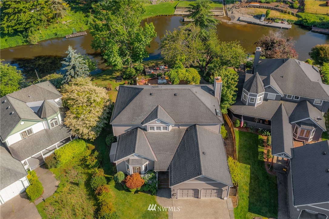 11223 Northeast 174th Street Bothell, WA 98011 - Photo 2 of 37