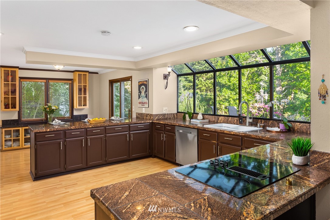 11223 Northeast 174th Street Bothell, WA 98011 - Photo 15 of 37