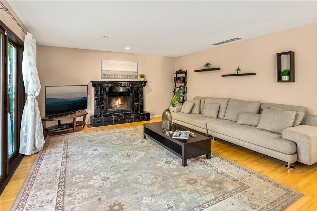 11223 Northeast 174th Street Bothell, WA 98011 - Photo 18 of 37