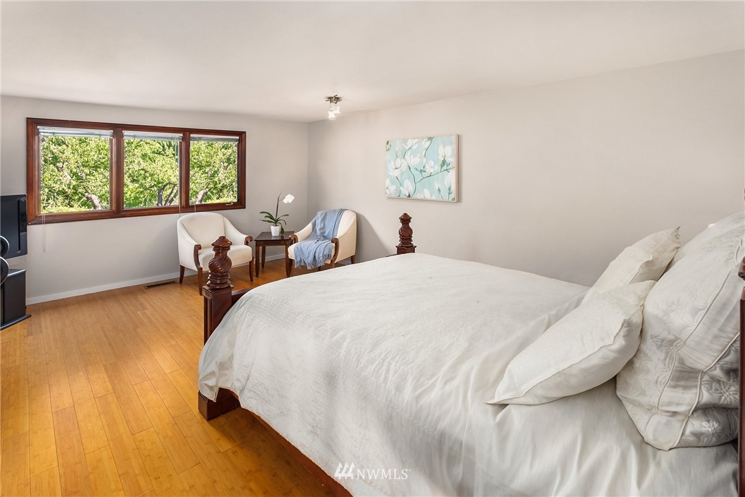 11223 Northeast 174th Street Bothell, WA 98011 - Photo 21 of 37
