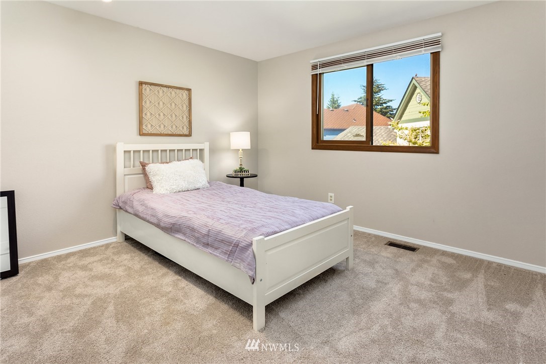 11223 Northeast 174th Street Bothell, WA 98011 - Photo 23 of 37