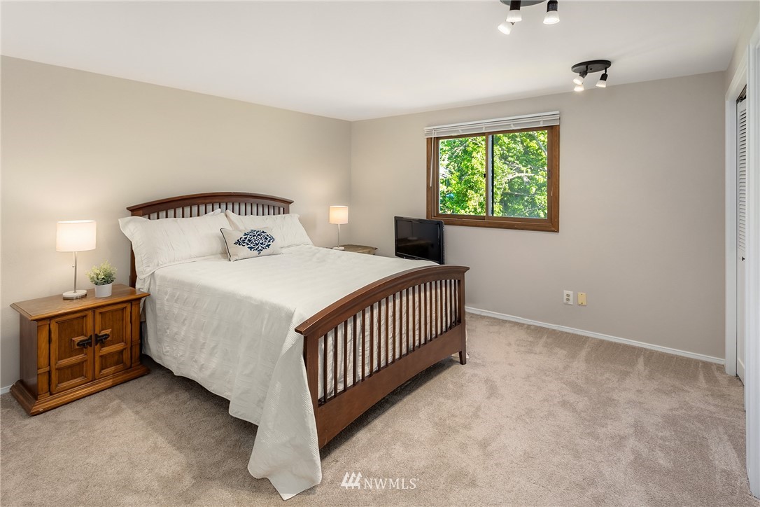 11223 Northeast 174th Street Bothell, WA 98011 - Photo 25 of 37