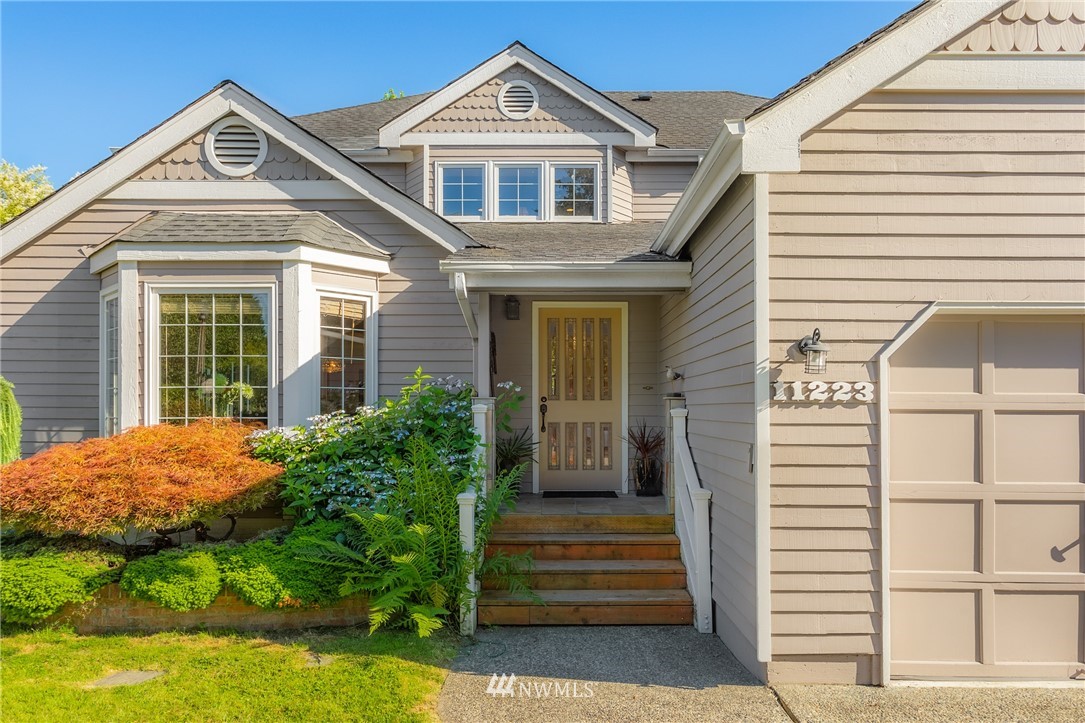 11223 Northeast 174th Street Bothell, WA 98011 - Photo 5 of 37