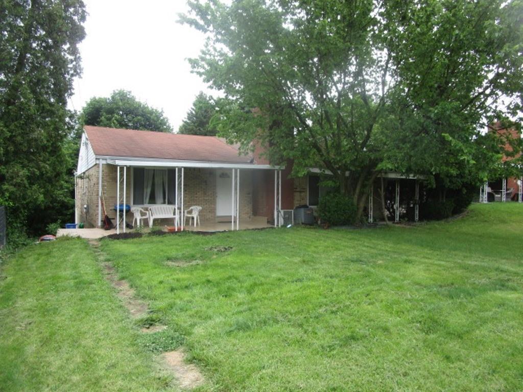1560 Greentree Road Pittsburgh, PA 15220 - Photo 2 of 18 Gallery Image 2