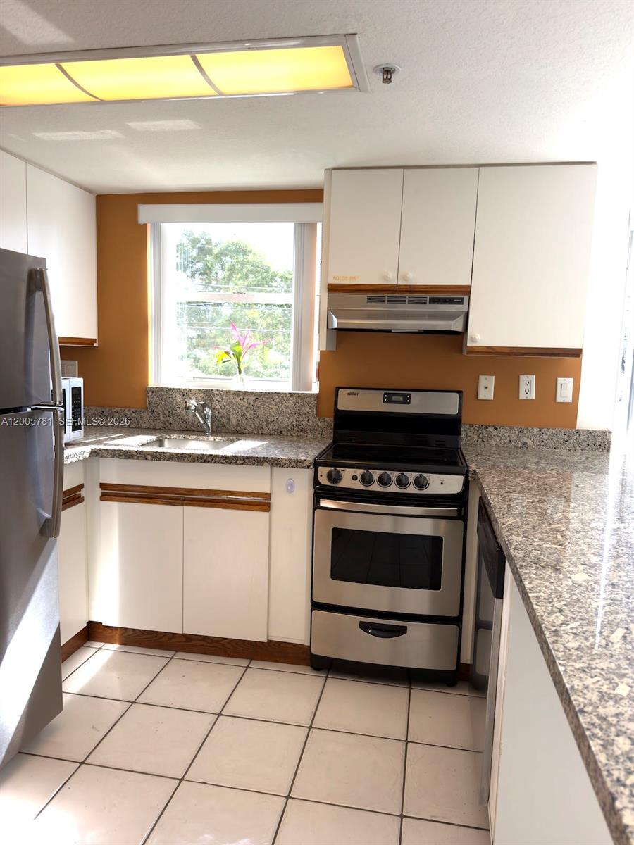 3052 Southwest 27th Avenue, Unit 204 Miami, FL 33133 - Photo 18 of 29