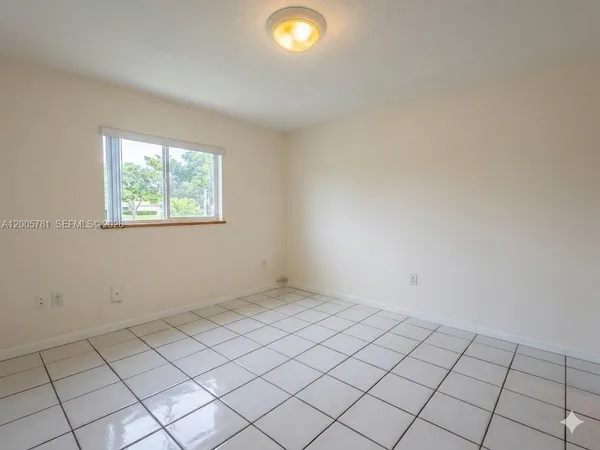 $2,400 | 3052 Southwest 27th Avenue, Unit 204, Miami, FL 33133