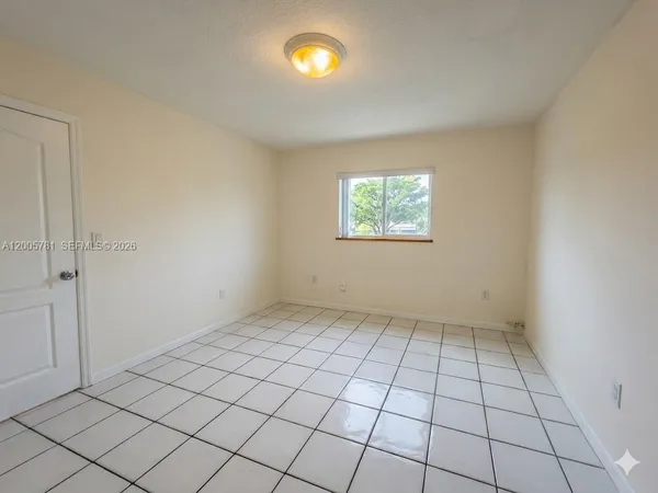 $2,400 | 3052 Southwest 27th Avenue, Unit 204, Miami, FL 33133