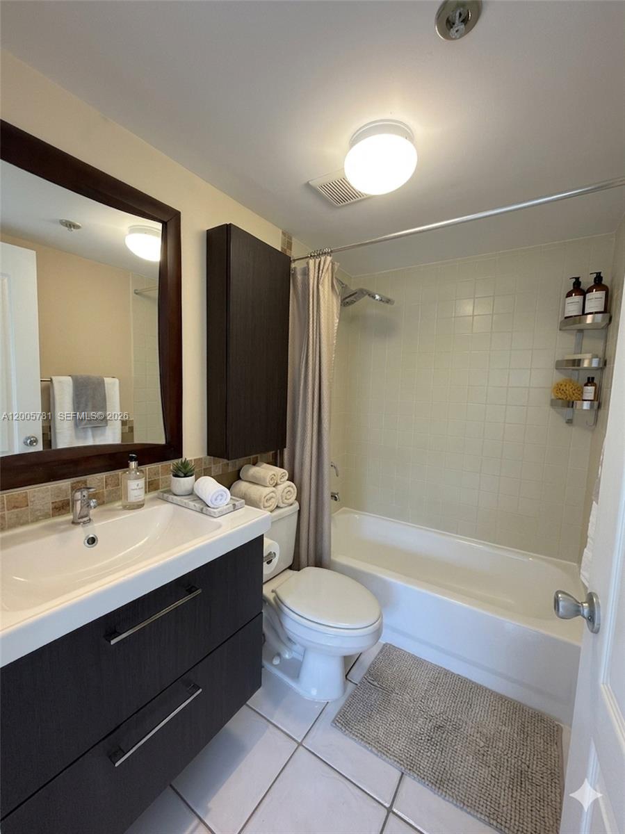 3052 Southwest 27th Avenue, Unit 204 Miami, FL 33133 - Photo 10 of 29 Staged photo
