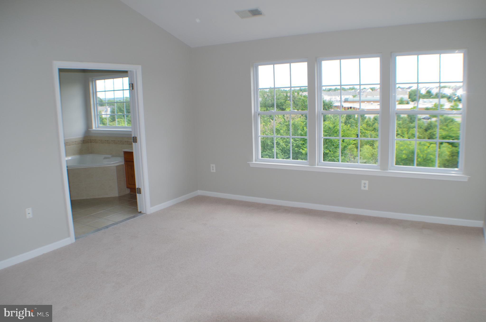 832 Linfield Terrace Northeast Leesburg, VA 20176 - Photo 16 of 25 Bedroom (Master)