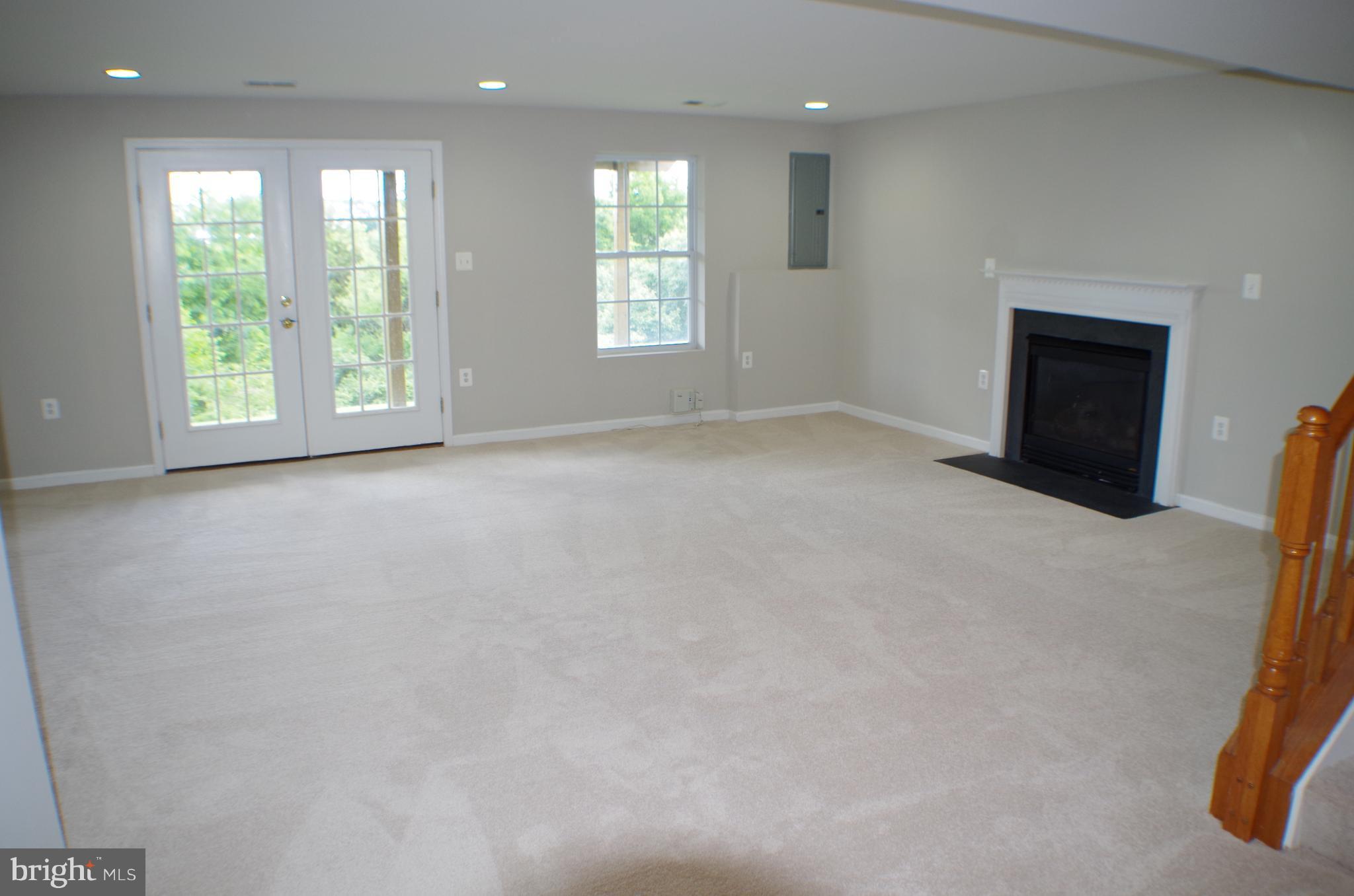 832 Linfield Terrace Northeast Leesburg, VA 20176 - Photo 19 of 25 Family Room