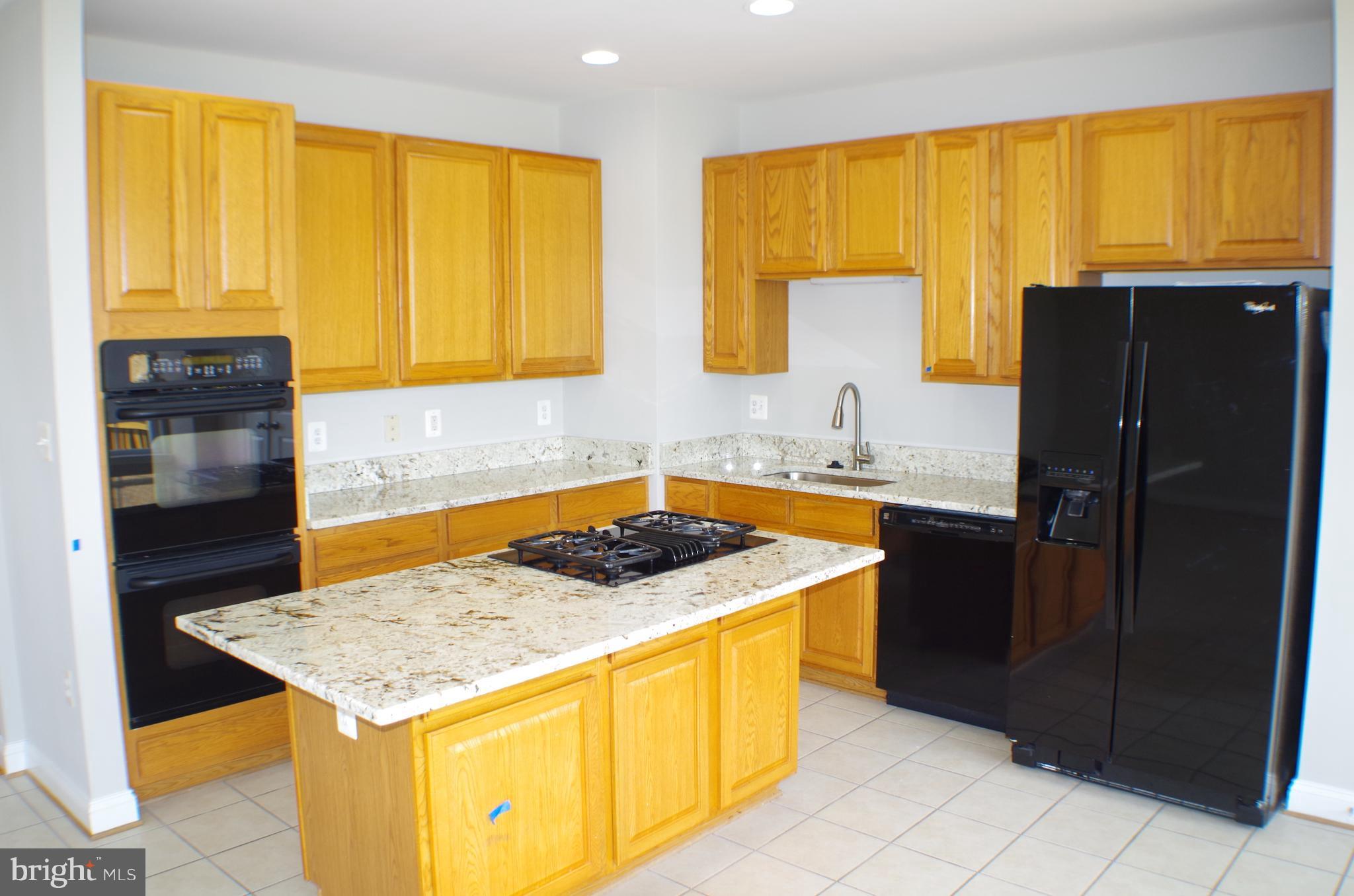 832 Linfield Terrace Northeast Leesburg, VA 20176 - Photo 3 of 25 Kitchen
