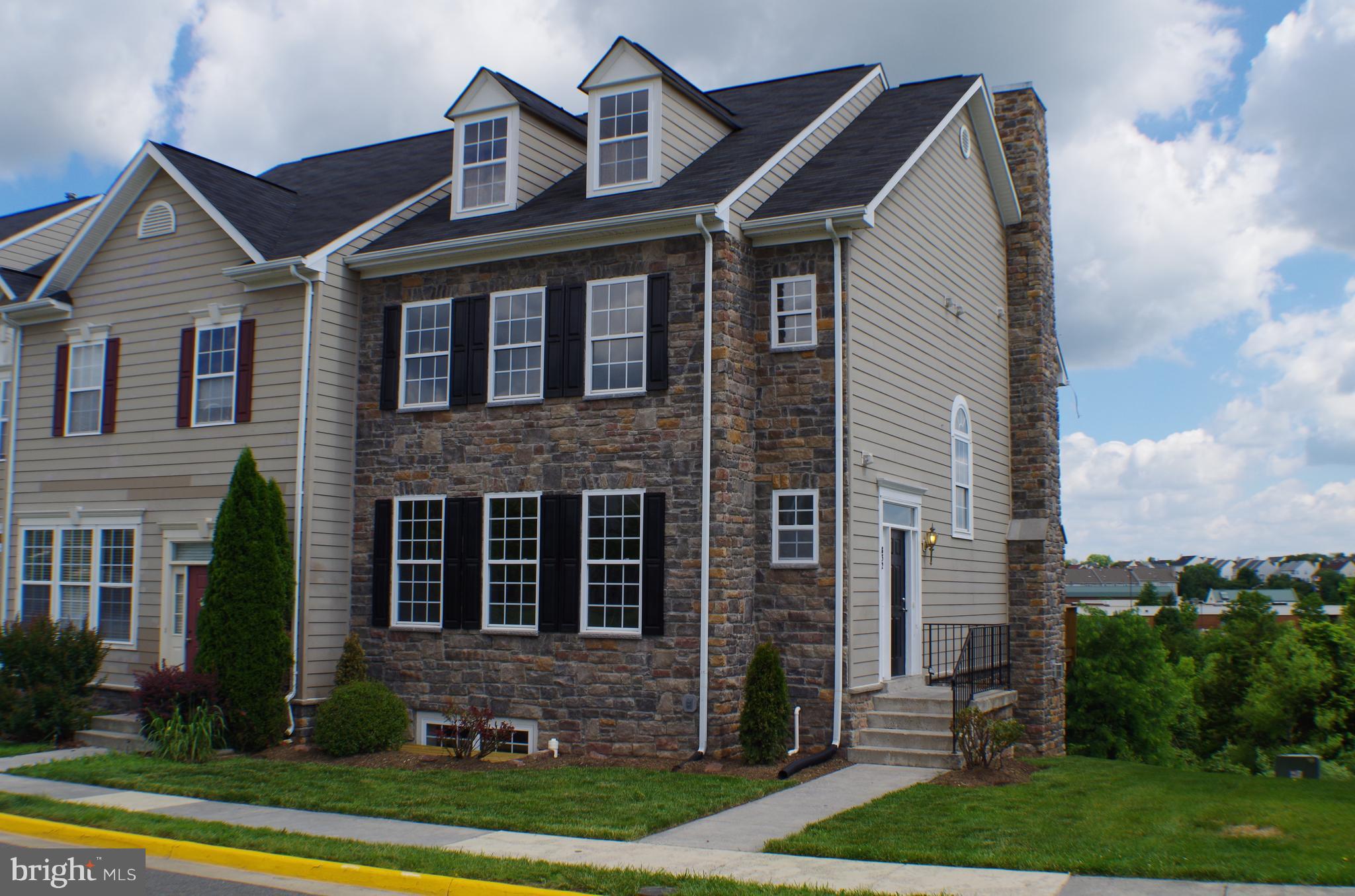 832 Linfield Terrace Northeast Leesburg, VA 20176 - Photo 25 of 25 Exterior (Front)
