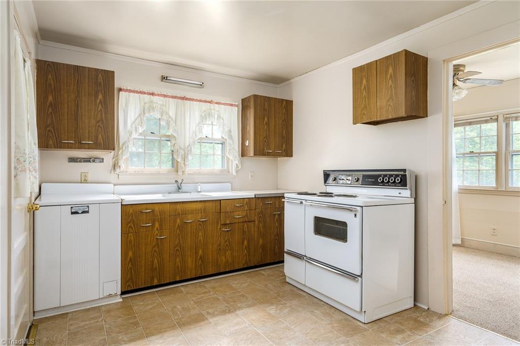 1507 Neelley Road Pleasant Garden, NC 27313 - Photo 18 of 40 Kitchen