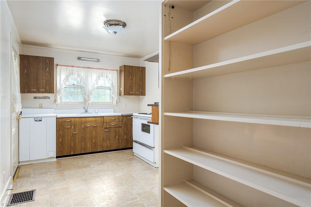 1507 Neelley Road Pleasant Garden, NC 27313 - Photo 20 of 40 Gallery Image 20