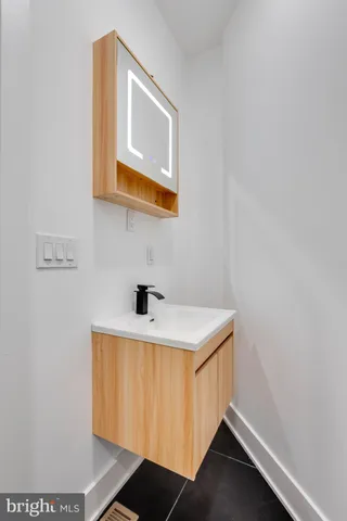 $2,200 | 713 South 55th Street, Philadelphia, PA 19143