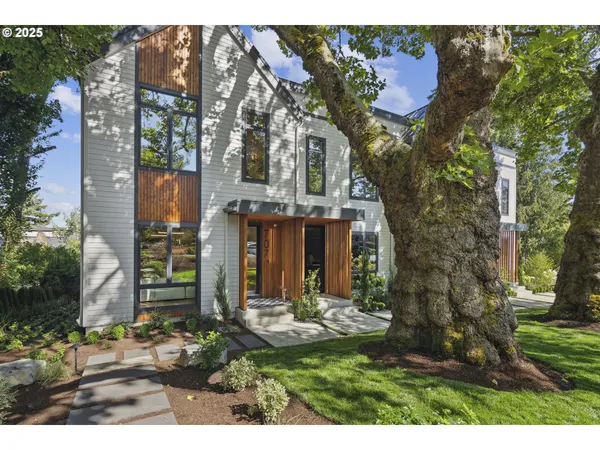 $1,599,000 | 703 1st Street, Lake Oswego, OR 97034