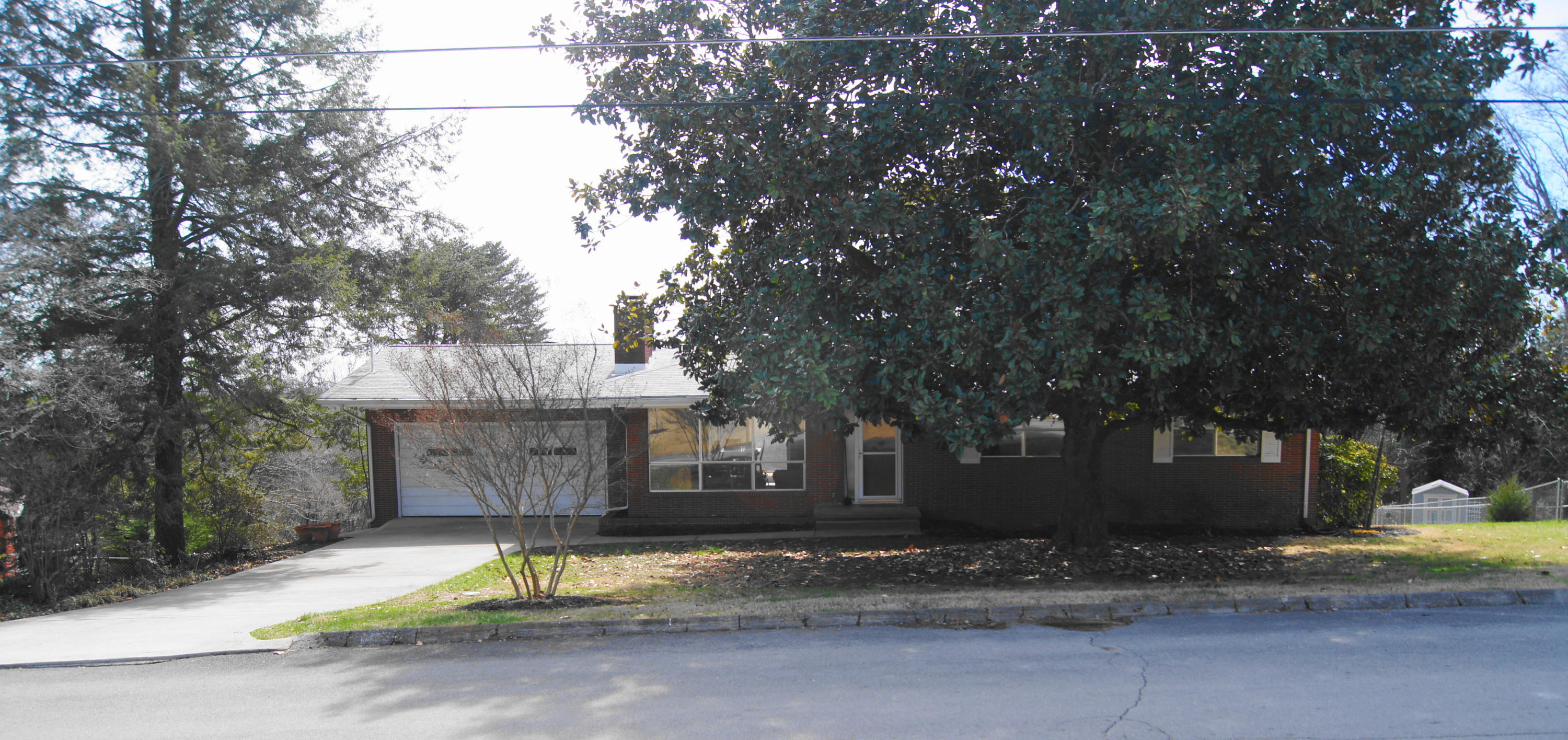 108 Westlook Circle Oak Ridge, TN 37830 - Photo 1 of 32 Front of House 1.JPG