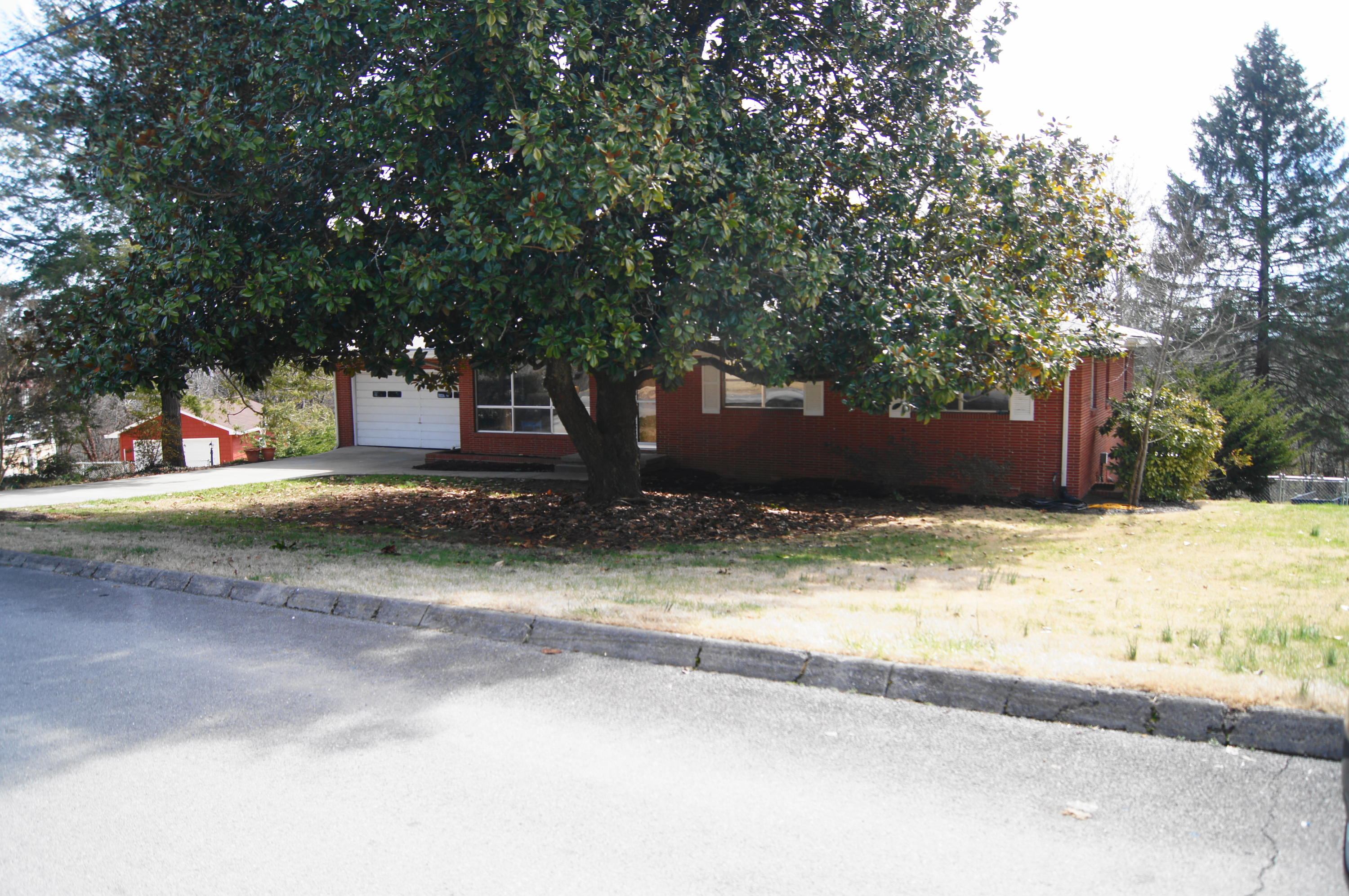 108 Westlook Circle Oak Ridge, TN 37830 - Photo 2 of 32 Front of House 2.JPG